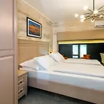Pazar Bed and Breakfast Σπλιτ
