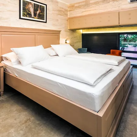 Bed & Breakfast Pazar 3*
